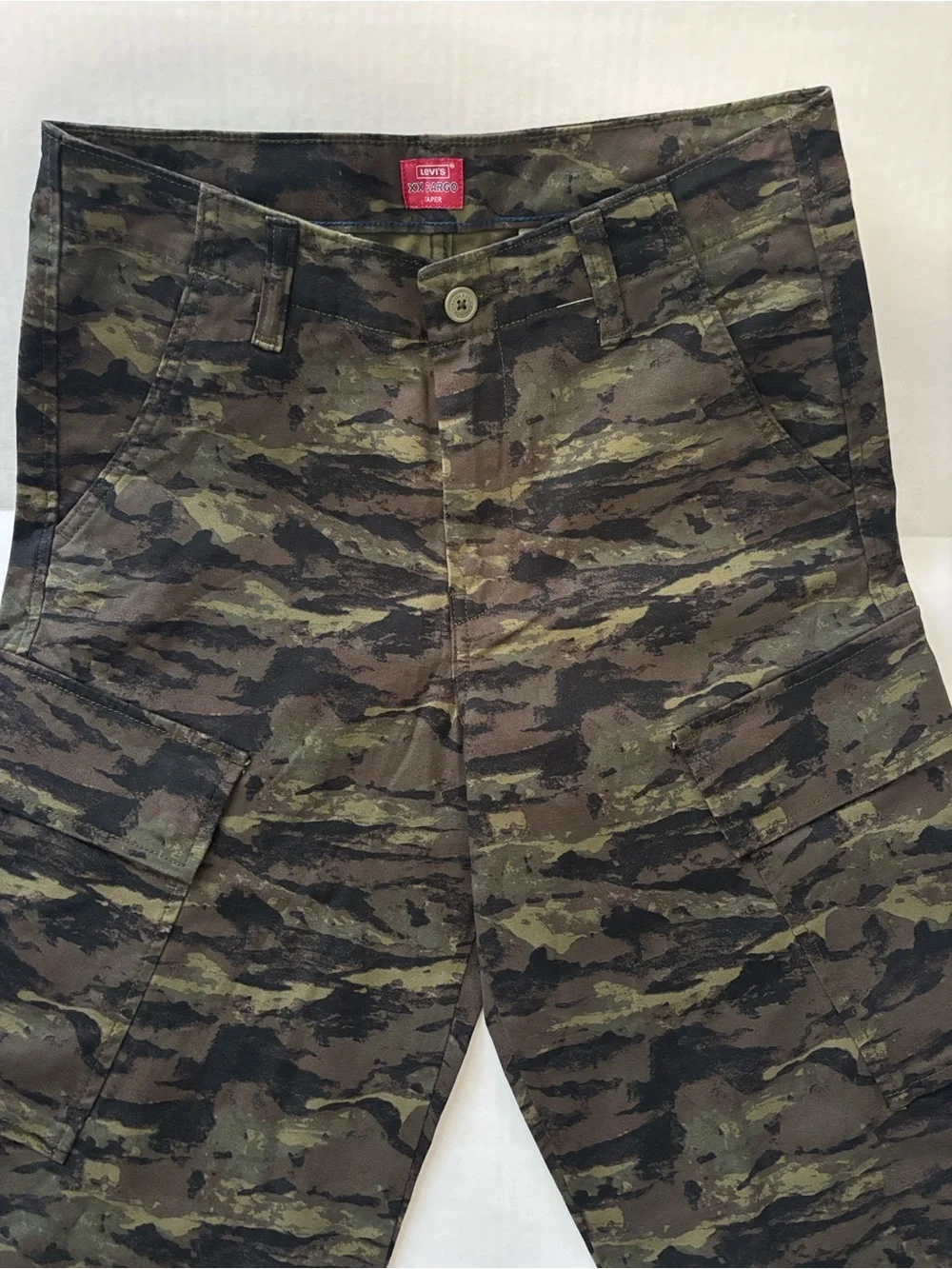 Levi’s XX Cargo Taper Camo Pants Approx. 32x31
